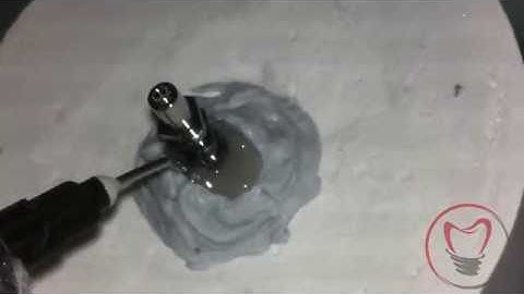 Impression technique for restoring a custom healing abutment