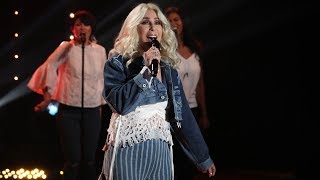 Video thumbnail of "Cher Performs the ABBA Classic 'SOS'"