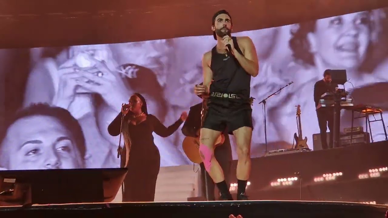 Marco Mengoni Stadio San Siro Milano gran finale BUONA VITA fronte palco YouTube Marco Mengoni Stadio San Siro Milano gran finale BUONA VITA fronte palco YouTube