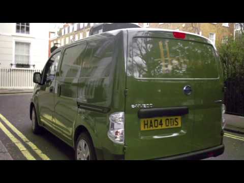 The electric van Nissan e-NV200 revolutionises iconic Harrods delivery fleet