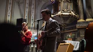 Details Dominic Moews and The Moonshots – „Fame and Fortune“ (Elvis Presley Cover) Guide