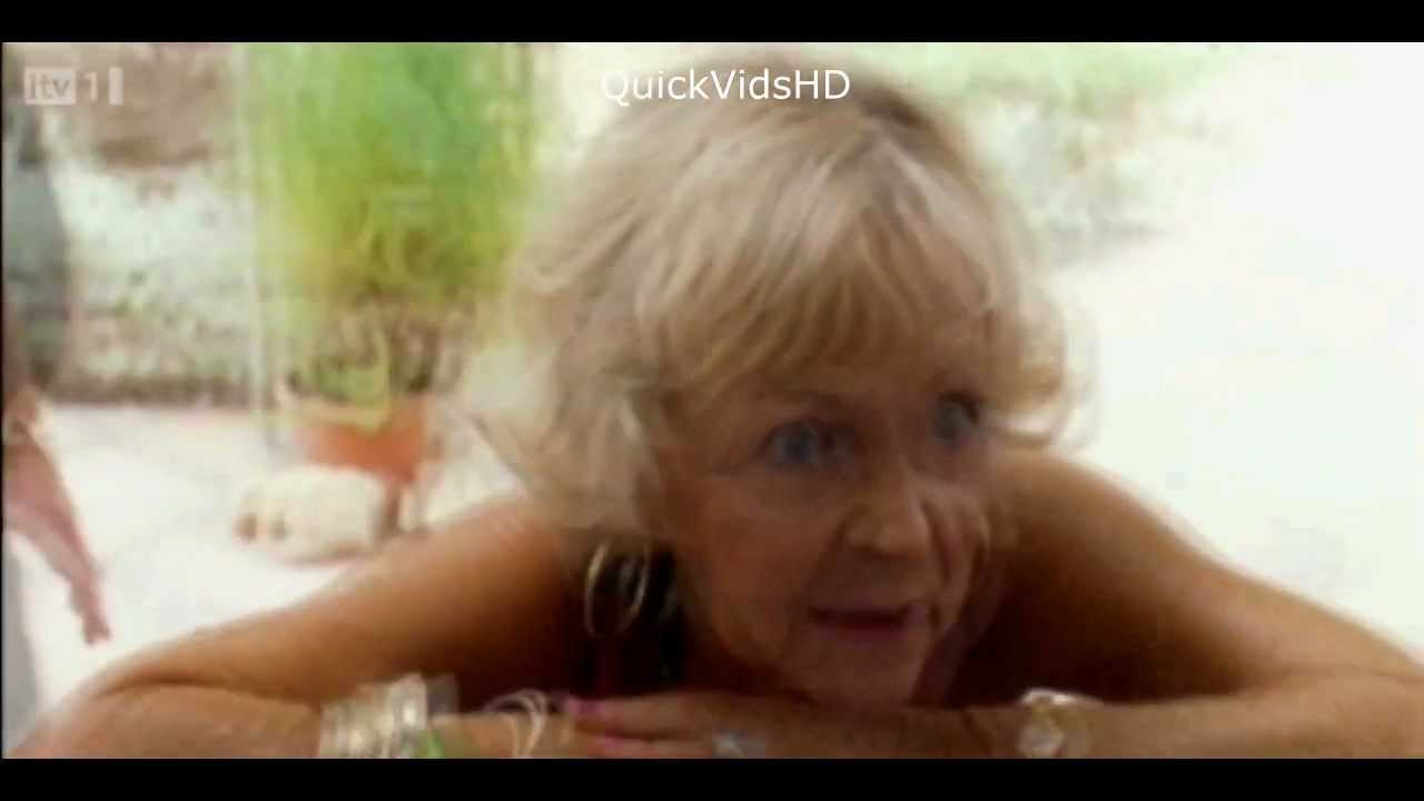 Benidorm Series 5 - Electric Shock in Pool HD
