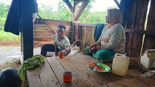 Suasana Hangat Di Pondok Kebun Saat Hujan Turun, Kehangatan Yang Tak Akan ditemukan Di Kota