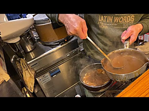 【調理風景】美味いカレーうどんの屋台の厨房・職人技