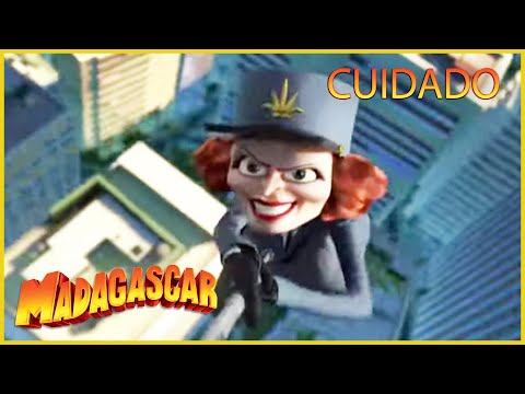 DreamWorks Madagascar en Español Latino | Cuidado con Capitán Dubois | Madagascar 3