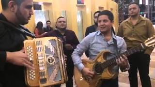 Video voorbeeld van "Se Va Muriendo Mi Alma Calibre 50 y Remmy Valenzuela"