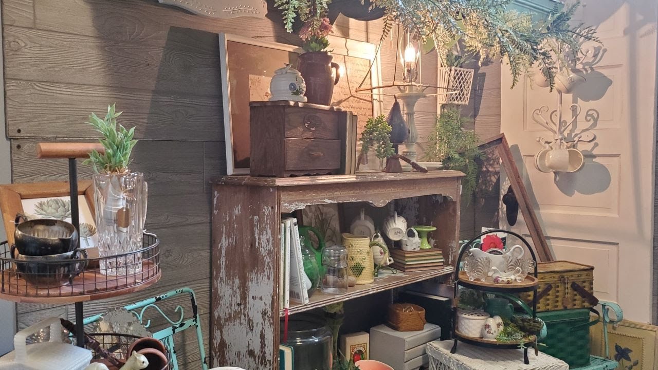 Cottage Farmhouse Home Decor Booth Tour | - YouTube