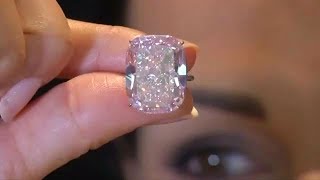 This Woman Bought $13 Diamond Ring At Flea Market That Sold For Over $800K At Auction. This Woman Bought $13 Diamond Ring At Flea Market That Sold For Over $800K At Auction.