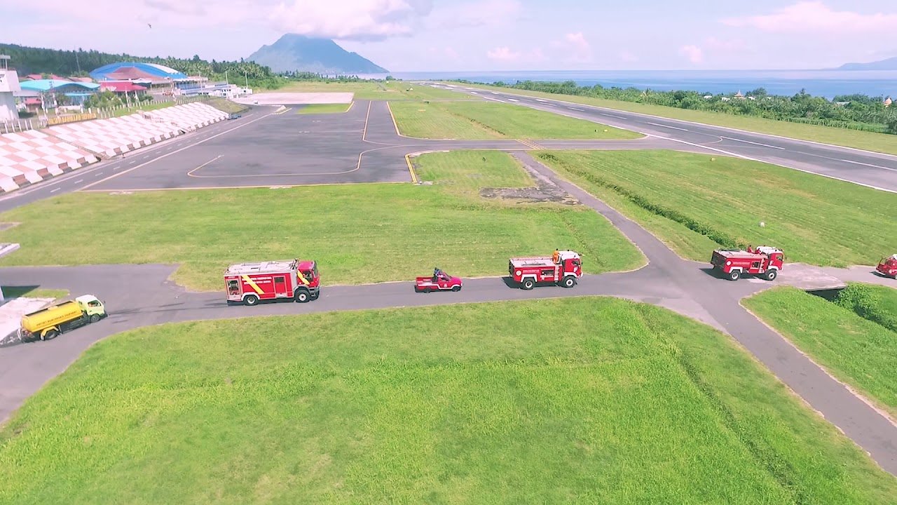 Mesin pesawat Molukas air terbakar saat lending di bandara sultan babullah ternate.