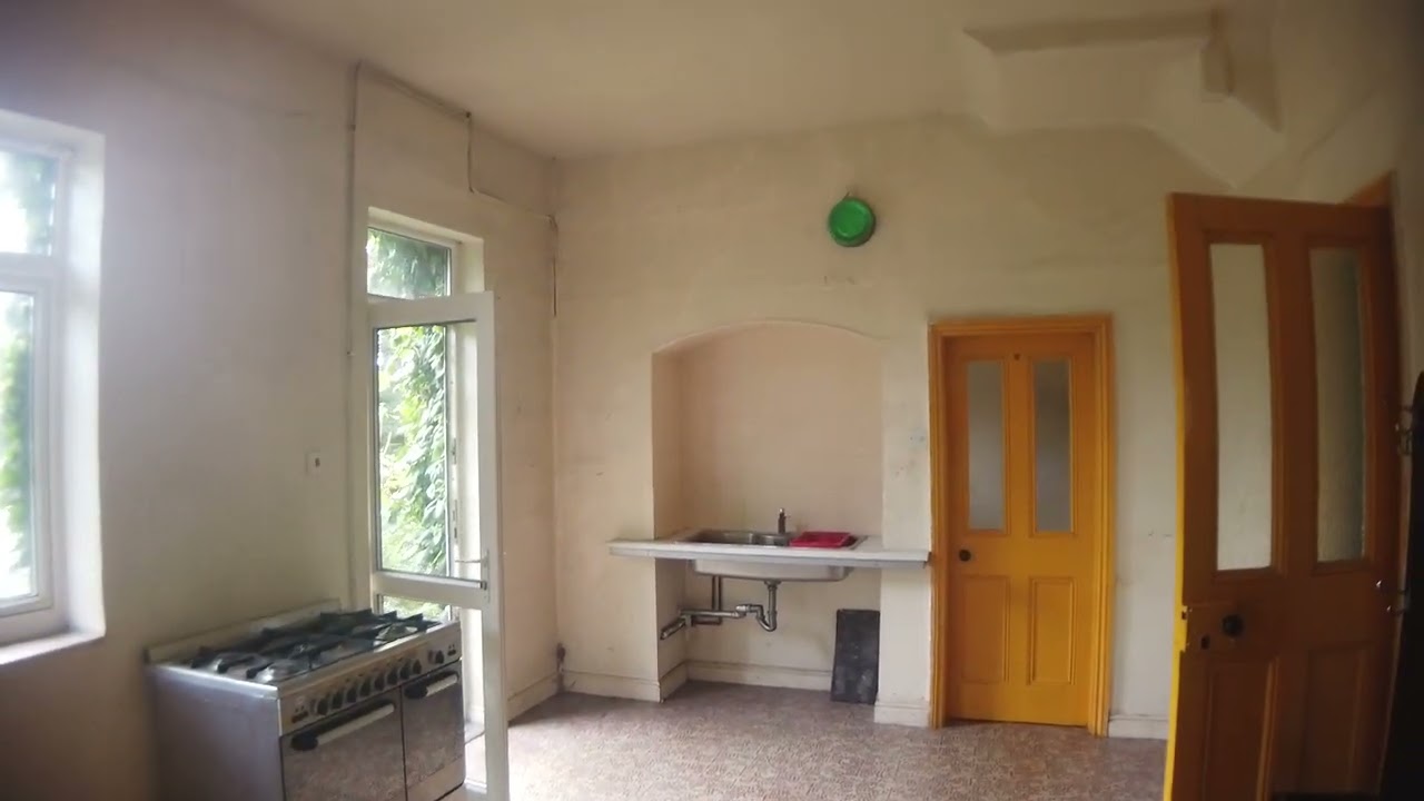 Clifton Gardens- Video Viewing