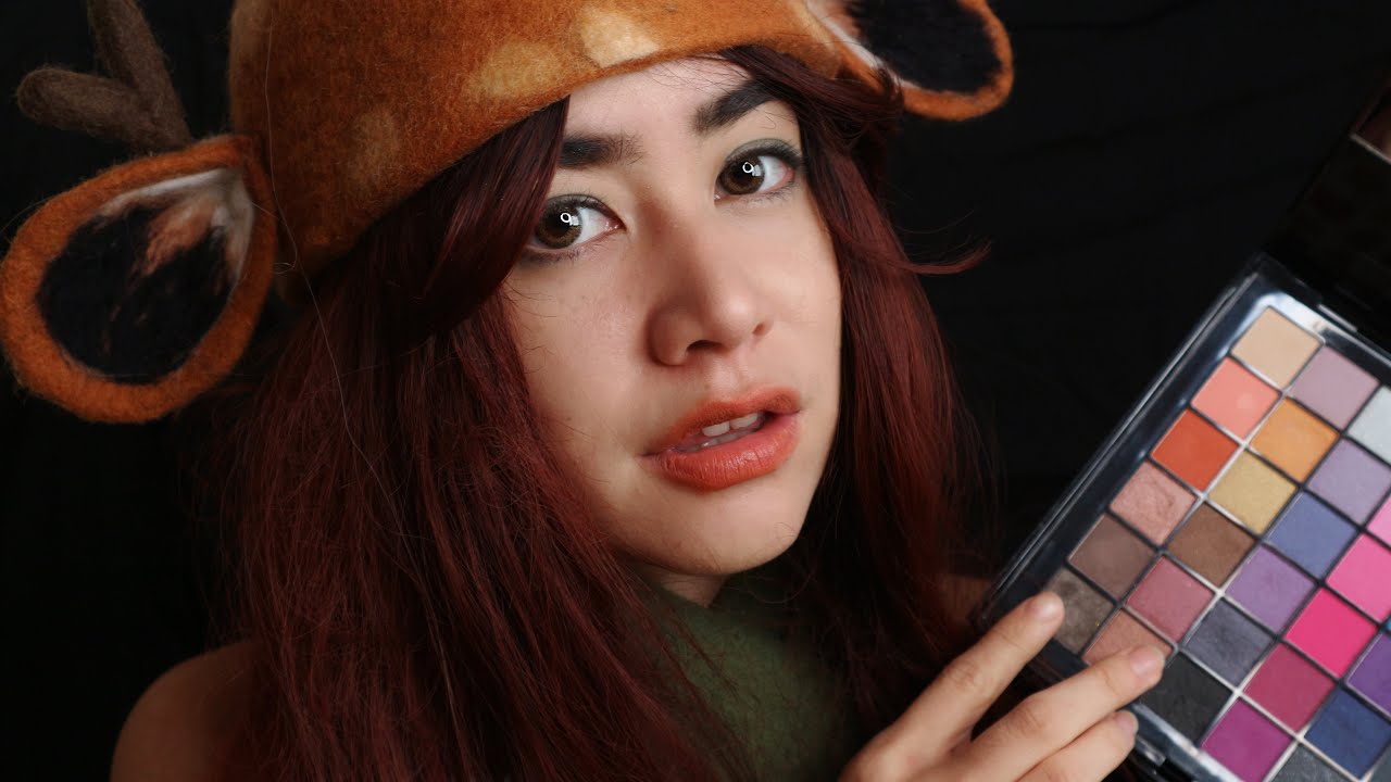 ASMR Hyper Reindeer Does Your makeup (fast asmr)