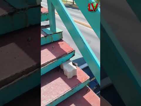 Pasarela peligrosa Pasarela peligrosa