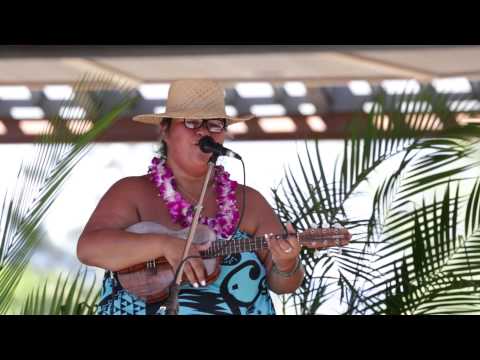 ukulele-festival-hawaii-2015----paula-fuga