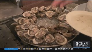 Elle Shares The Grand Central Oyster Bar On CBS2's The Dig