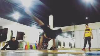Bboy Eddy Dklle Crew - Training Powermoves - New Combos