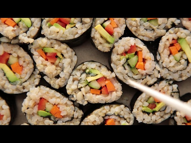 How to Make Homemade Sushi (with Brown Rice) - FULLforLife