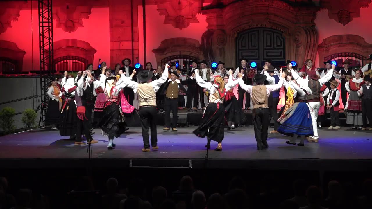 Portuguese folk dance: Tanta Lima, tanta Lima & Malhão de Santa Marta de Falperra