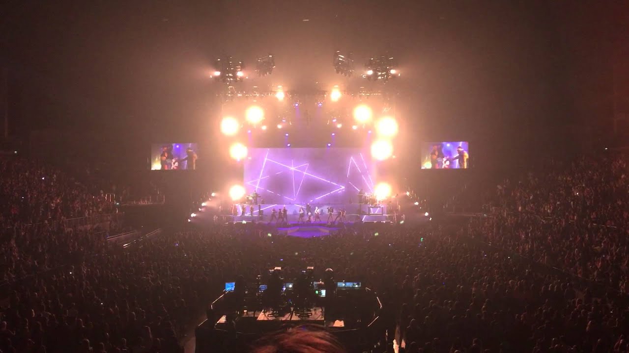 Ariana Grande - Lovin' It/Love Me Harder (The Honeymoon Tour 2015 live in London, O2 Arena)