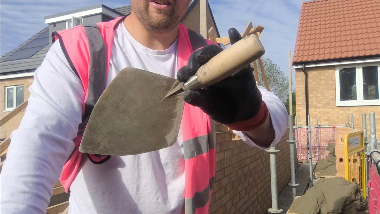 Bricklaying Vlog - It Takes Hard Graft to Make it Pay in 2025!