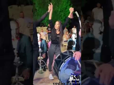 لاتضربني ولا تضرب أحلا دبكة 