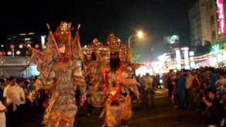 20100501 Temple fair in Taiwan.慈惠文化季保民遶境嘉年華地點松山慈祐宮 短片 5