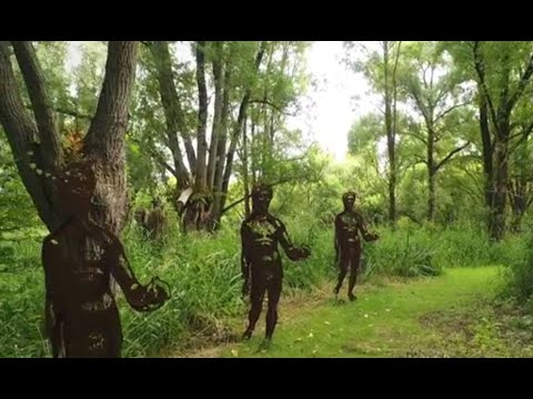 A la Madelaine-sous-Montreuil, visite du Grand Bain, lieu d'émulation artistique