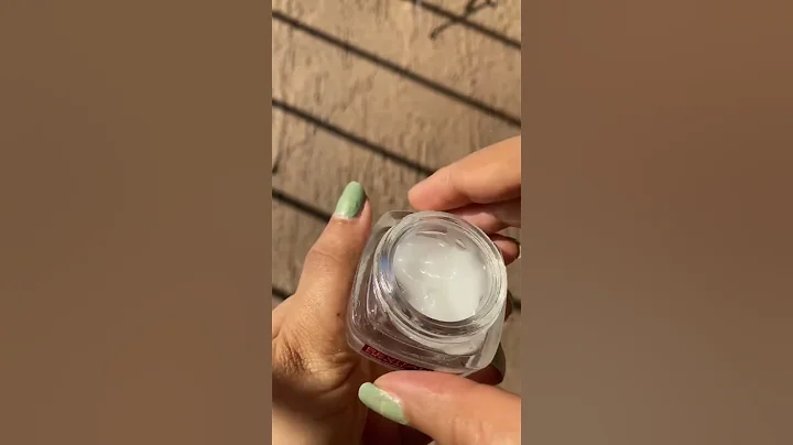 Top 5 Moisturisers for oily skin💦 #short #beuatyshort #skincare #ytshortindia