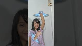 Umay Kendini Gıdıkladı