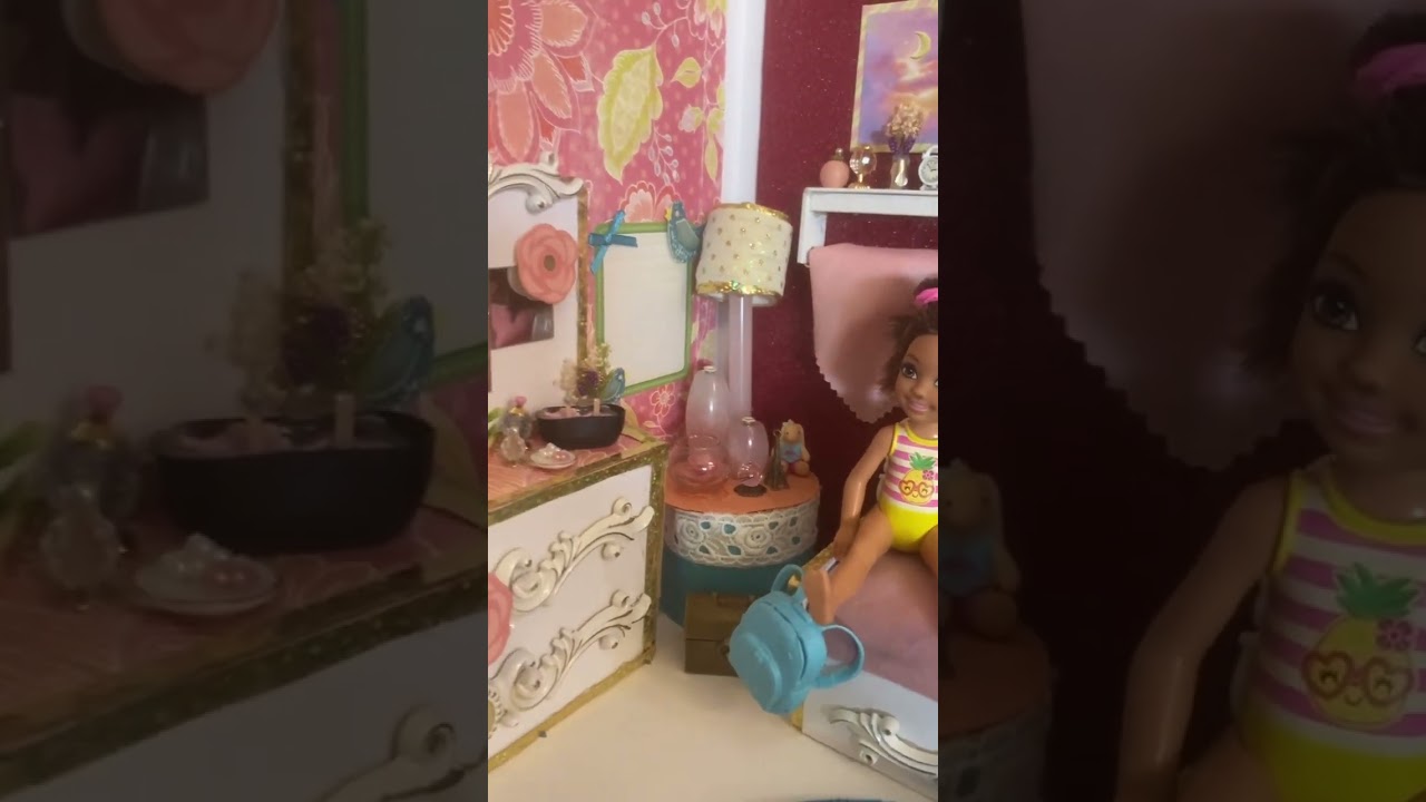 DIY Barbie diorama chelsea in her new room. Hobby time with grams! Crafts
