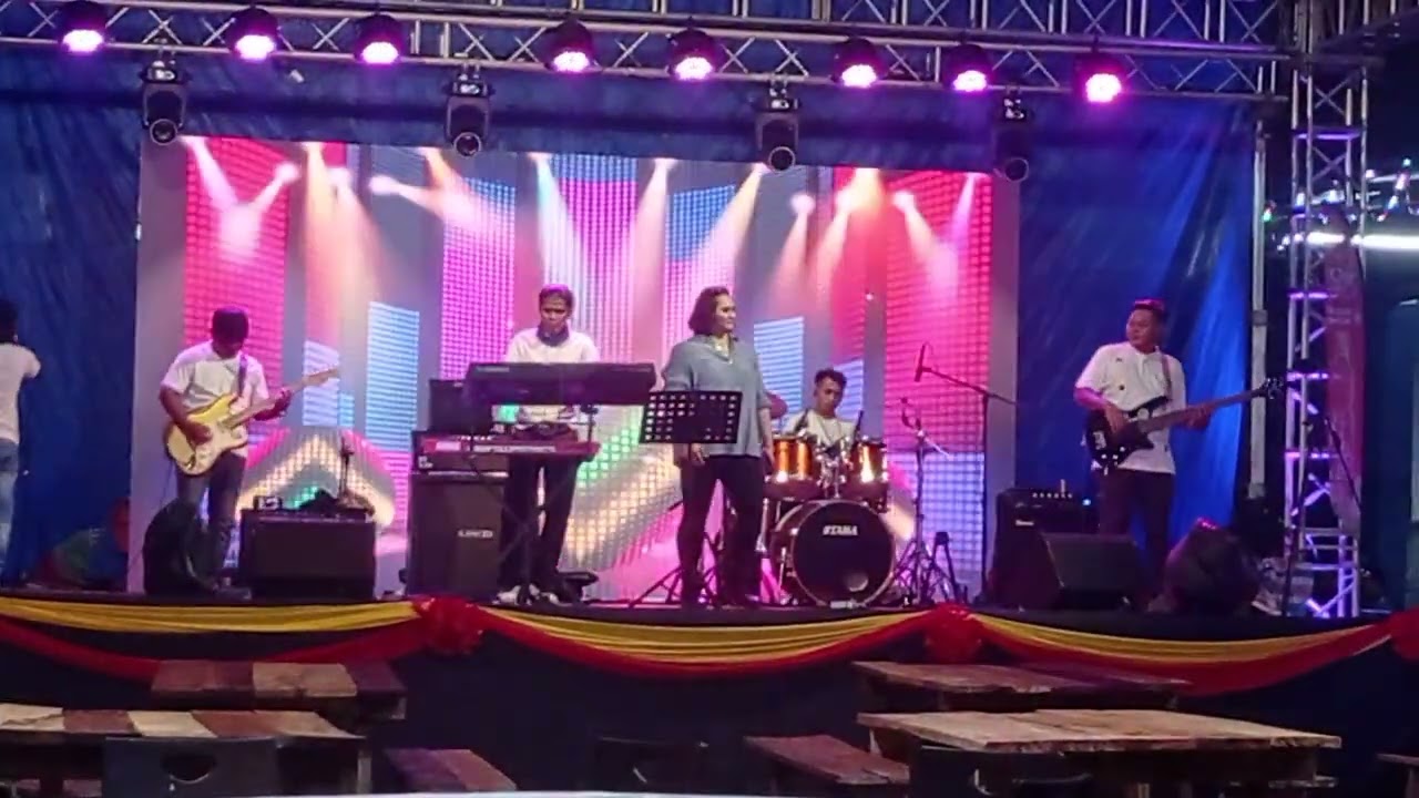 No Komen Cover By Pak Maon Band.Live at Neon Trend Market.18/10/2024.