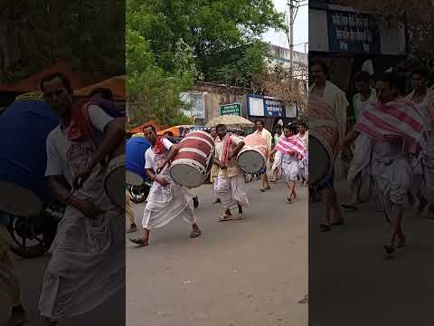 Ki Sundar Dhaker Bajna Dekhun