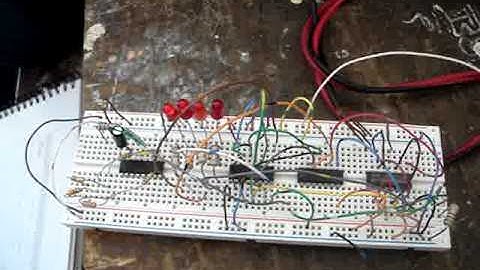 Contador Binario Asincrono Ascendente de 4 bits