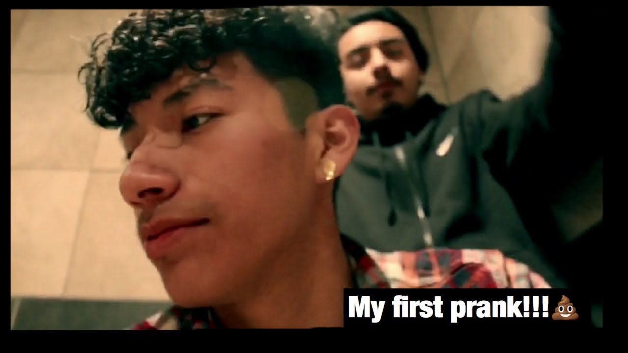 Wiping poop on people prank/vlogg 2 