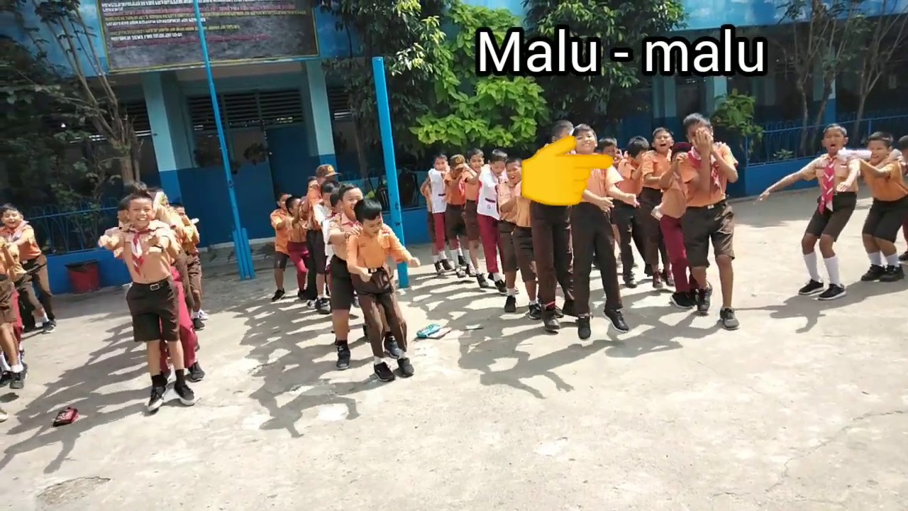 Permainan Out Door vampir wara wiri SDN 141 Palembang