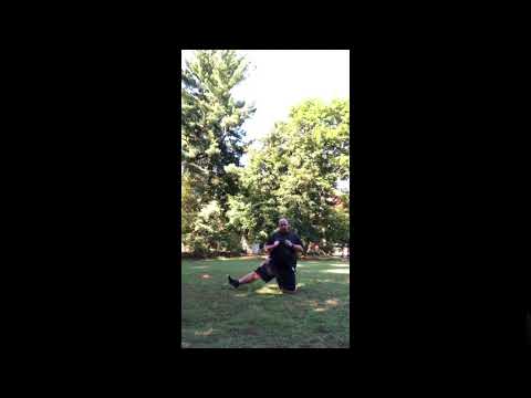 LATERAL KNEELING HIP THRUST