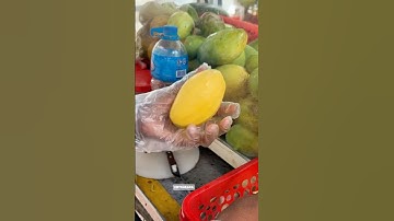 PRO Chef’s SECRET to Cutting a Mango in 10 Seconds! 🥭�️ (Zero Waste Hack!)