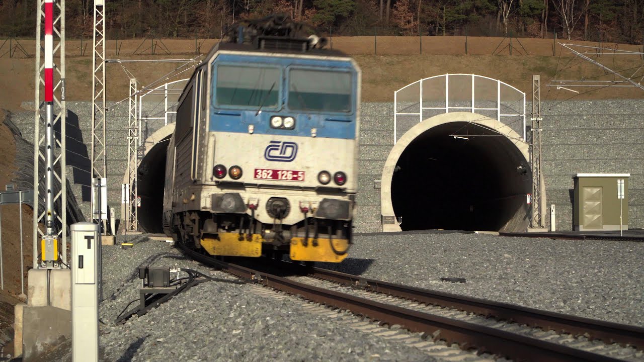 Pevná jízdní dráha v tunelu Ejpovice