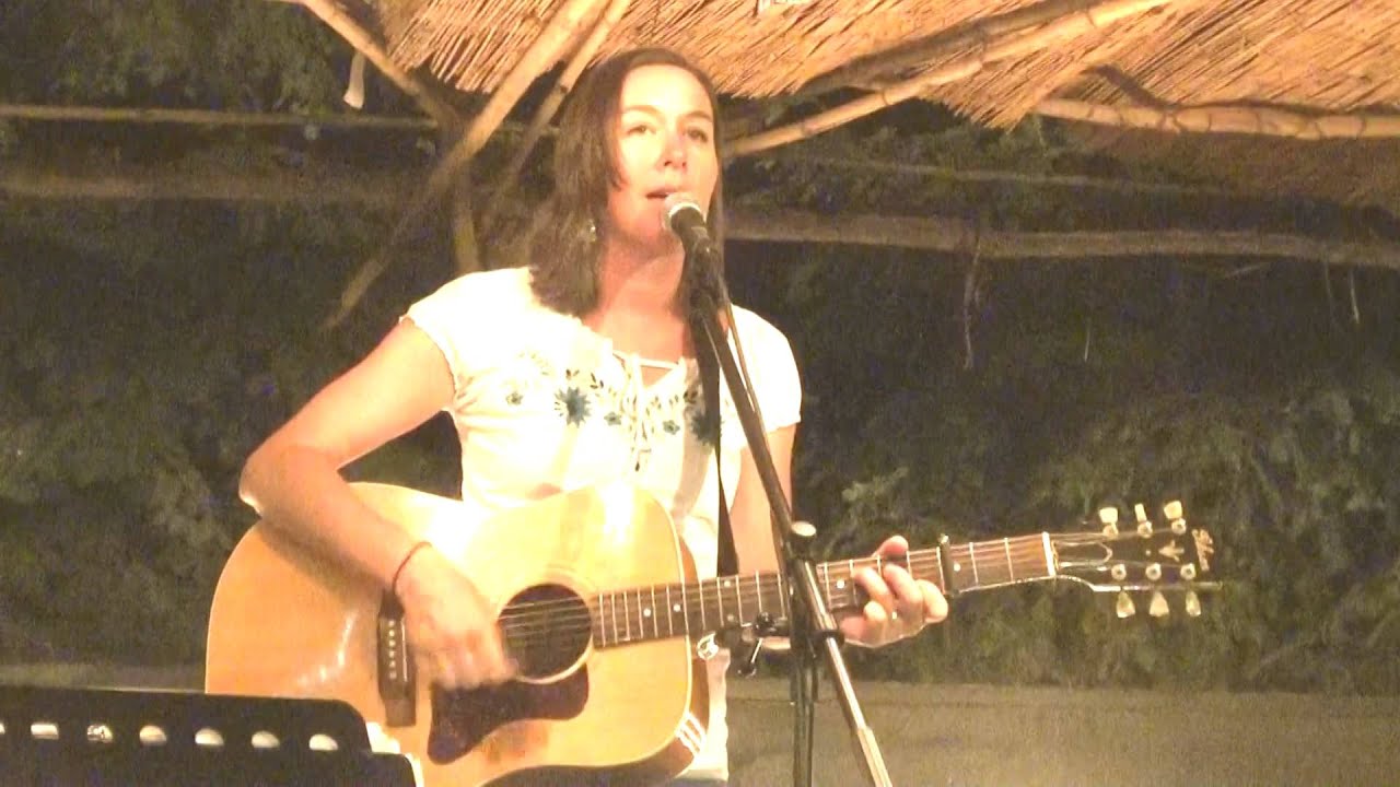 Guarda Kate Gaffney - She Knows su YouTube Guarda Kate Gaffney - She Knows su YouTube