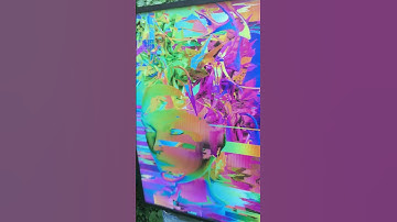 Artist Creates Amazing Holographic Picture - 1212061