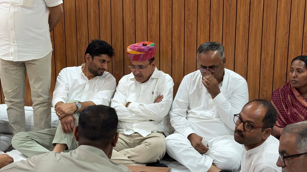 बाड़मेर कांग्रेस बैठक में यह क्या बोल गए सदस्य!