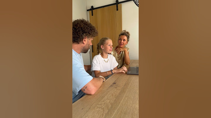 Samen met onze dochter spullen voor de middelbare school uitzoeken!