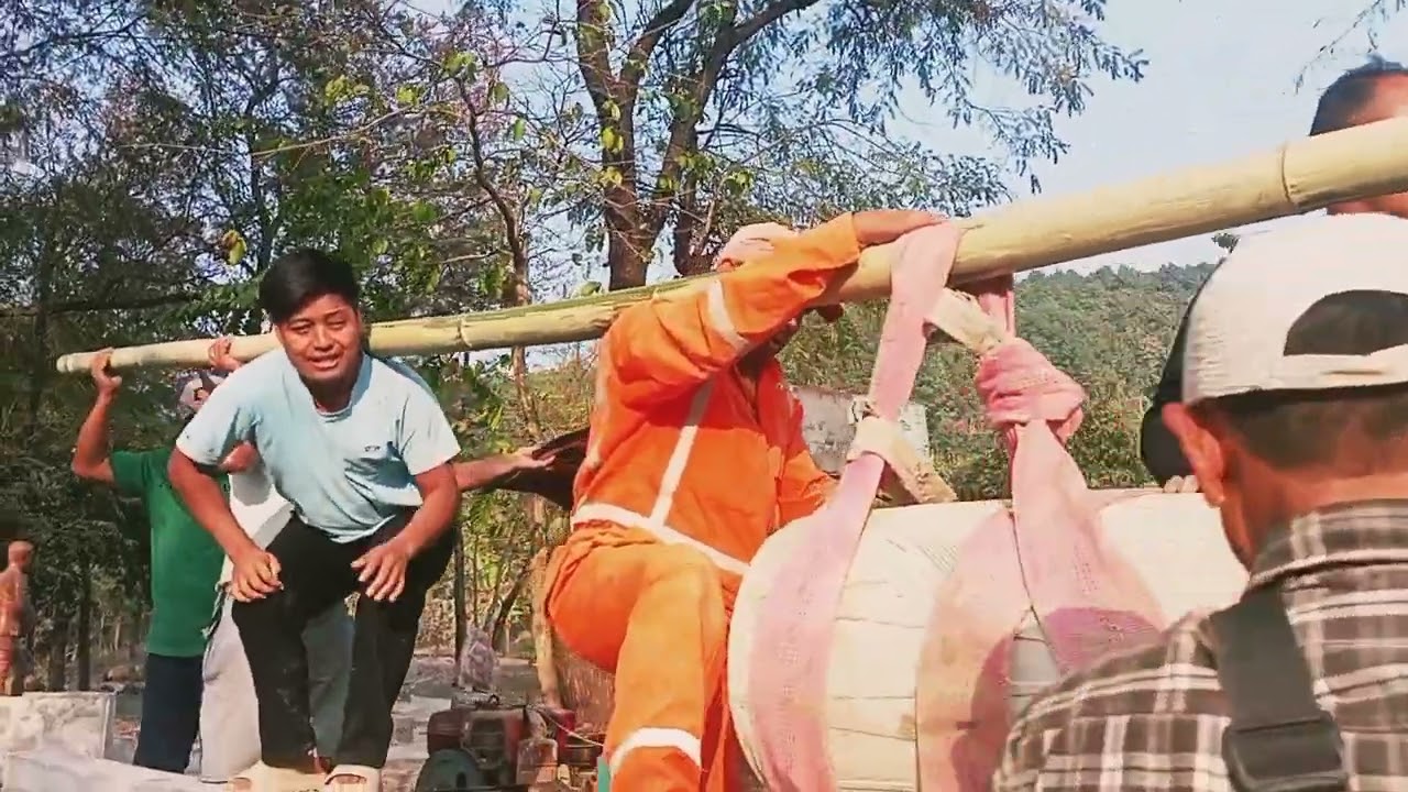 धरान ४ ढुङ्गेकला पार्क आज लगभग ३०० केजिको नयाँ ढोल हालियो☺️
