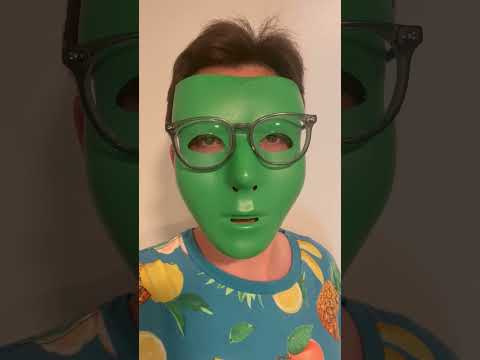 Reading the entire Shrek script 1 word per day #2576 “Bye-bye.”