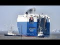 car carrier GOLDEN RAY V7MB9 IMO 9775816 inbound Emden 3 tugs assist