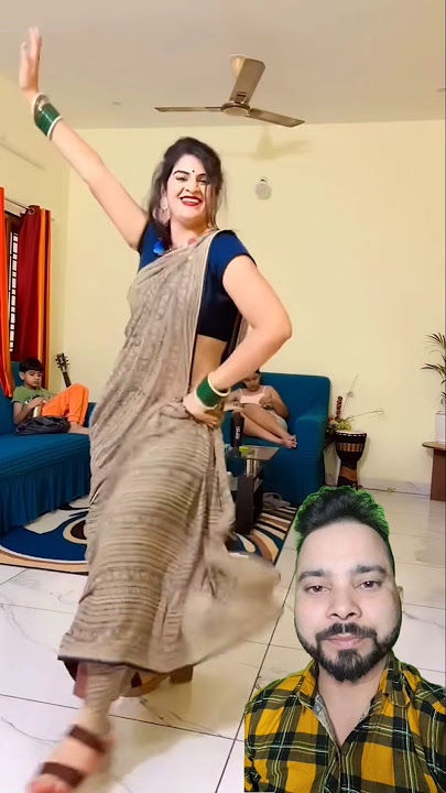 Watch this girl's dance #bhojpuri #dance #viraldance #desidance #gadgets #reactionvideo