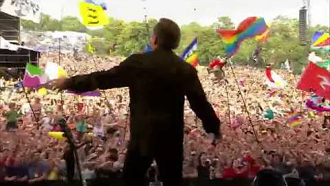 Neil Diamond Sweet Caroline Glastonbury 08