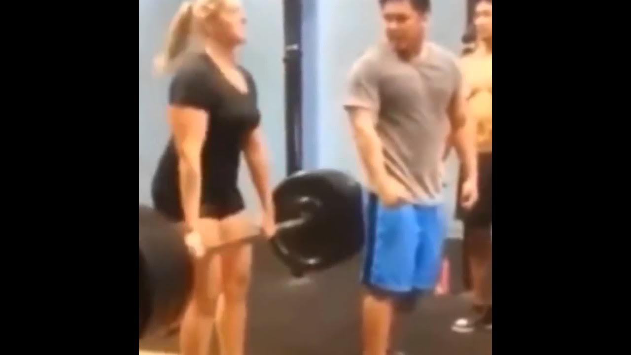 Нельзя переступать штангу. Перешагнул через штангу. Перешагнул через штангу. Переступил через штангу. Перешагнул через штангу.