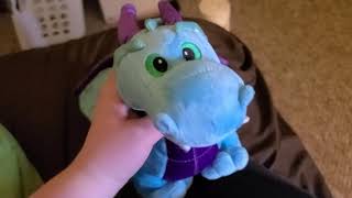 i finally caved and bought that one common-ass aurora dragon plush that i see everywhere (review) screenshot 3