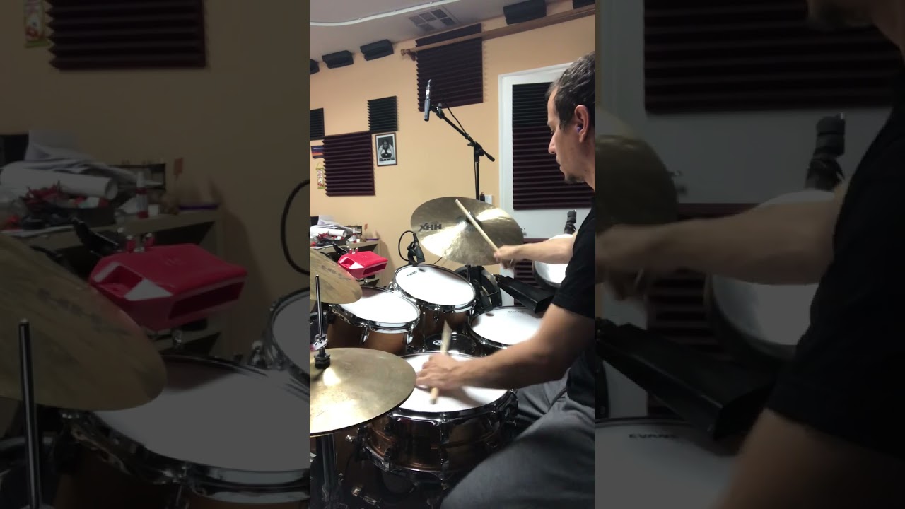 Dafnis Prieto at the Drums