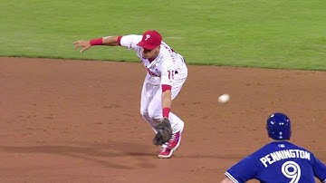 TOR@PHI: Revere crosses the plate on fielding error